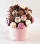 Pink & Cream Kolin Patterned Cakes: A Bouquet of Flavors